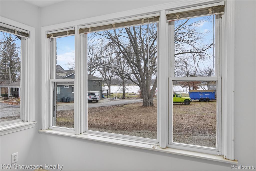 1860 Ladd Road, Wolverine Lake, MI 48390 — Photo 14
