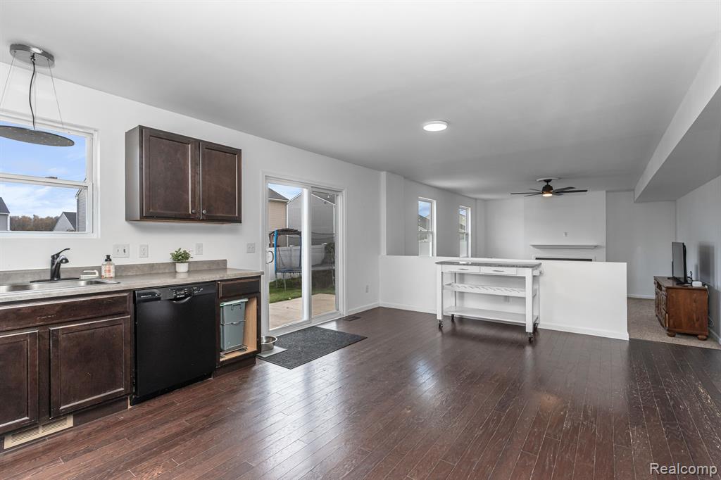 8415 Walnut Hill, Dexter, MI 48130 — Photo 14