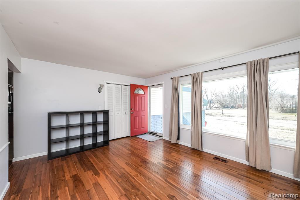 2376 COLONY Way, Ypsilanti, MI 48197 — Photo 5