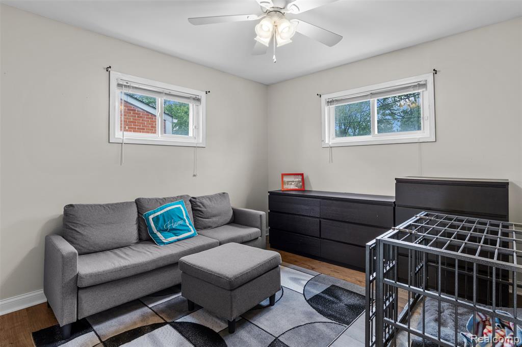 926 Parliament Avenue, Madison Heights, MI 48071 — Photo 14