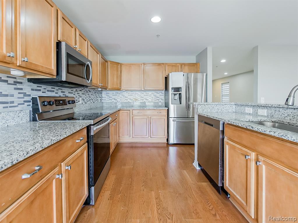 50107 Harding Street, Canton, MI 48188 — Photo 11