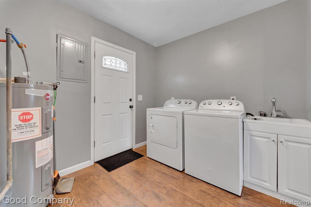 46 W MAPLEDALE Avenue, Hazel Park, MI 48030 — Photo 11