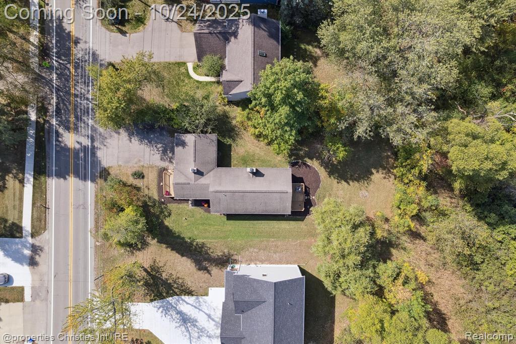 4066 Green Lake Road, West Bloomfield, MI 48324 — Photo 52