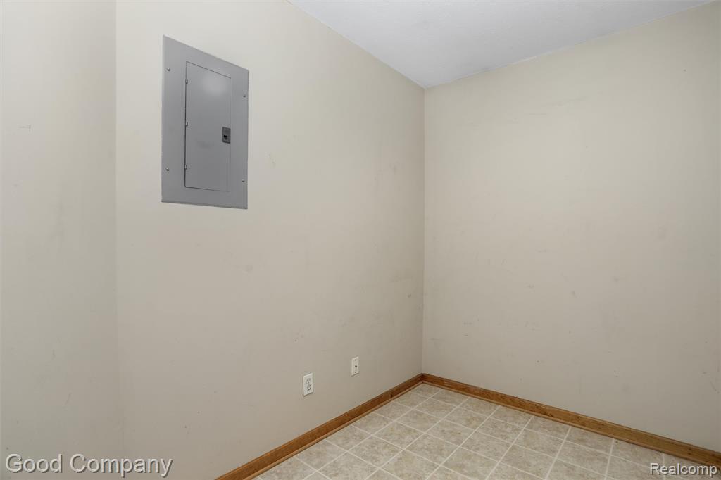 336 Marigold Circle, Westland, MI — Photo 11