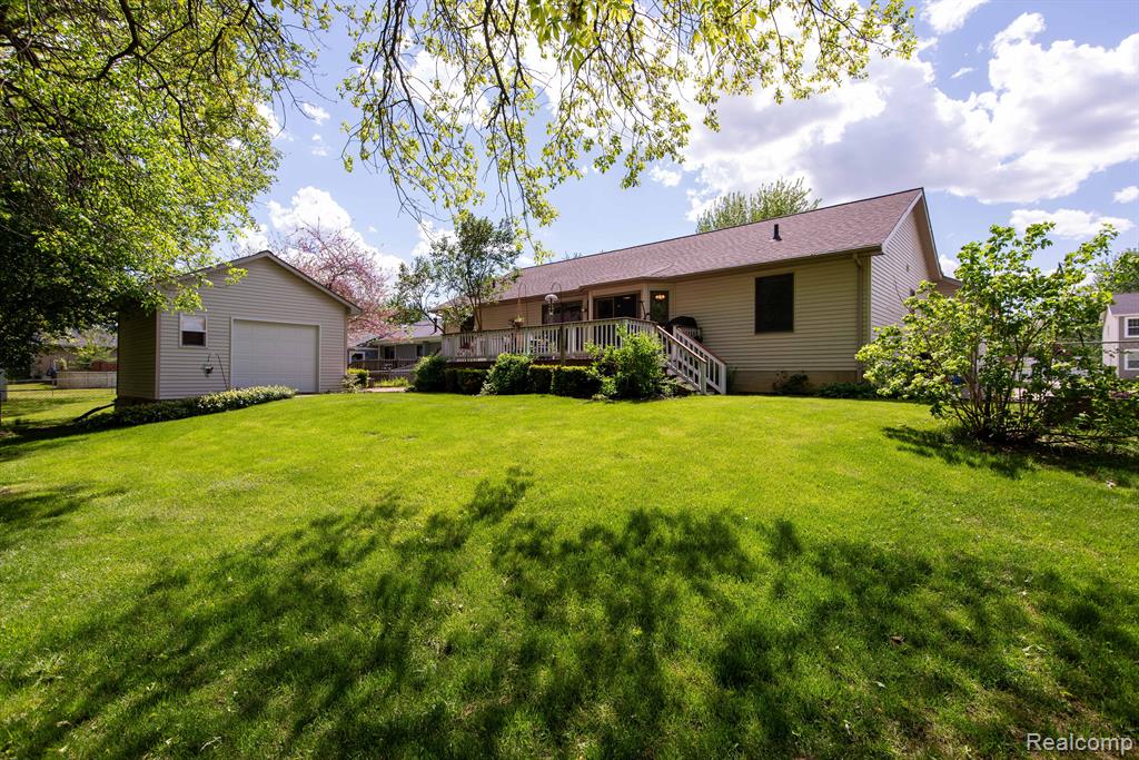 906 VILLAGE Drive, Davison, MI 48423 — Photo 56