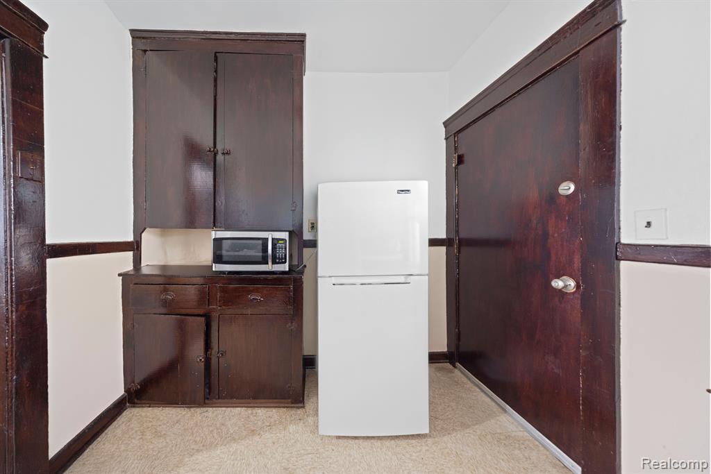 7334 WILDEMERE Street, Detroit, MI 48206 — Photo 32