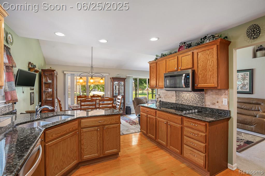 50062 LEXINGTON Avenue E, Shelby Twp, MI 48317 — Photo 6