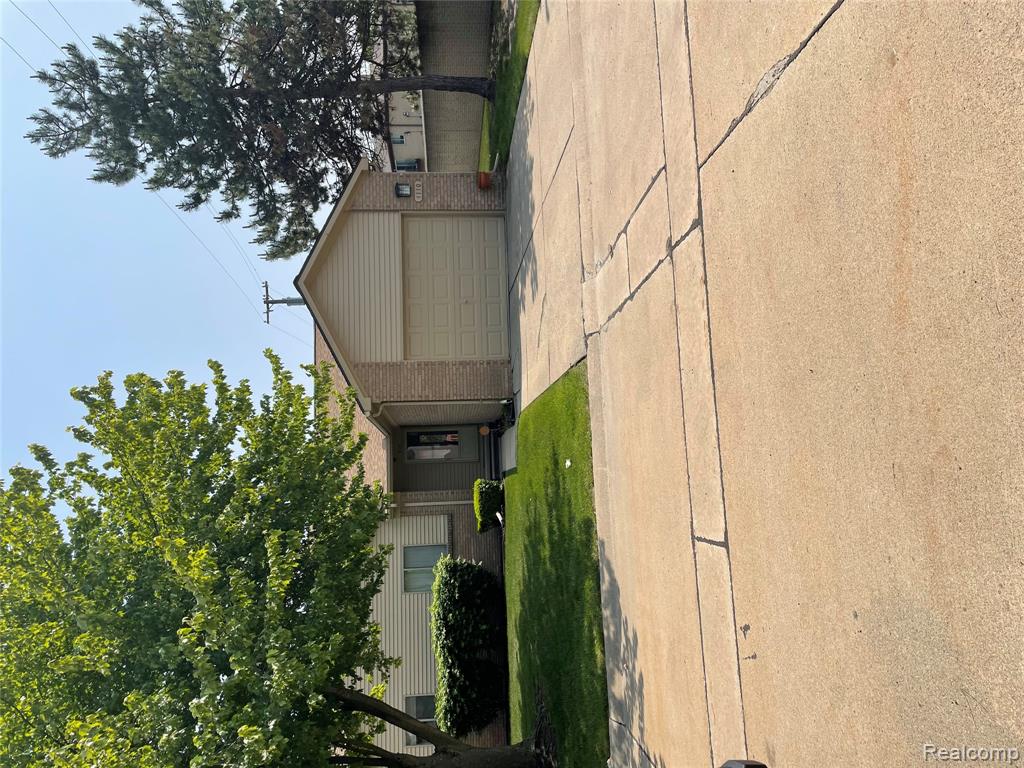4110 W Cristina Court S, 32, Warren, MI 48091 — Photo 2