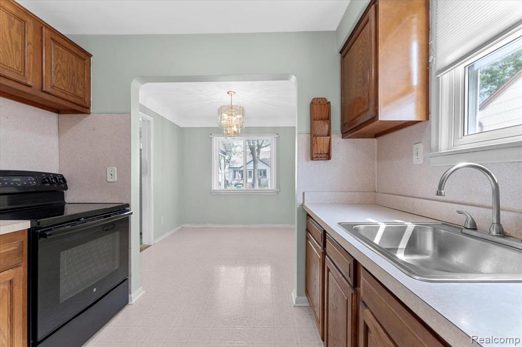 771 Garfield Avenue, Lincoln Park, MI 48146 — Photo 8