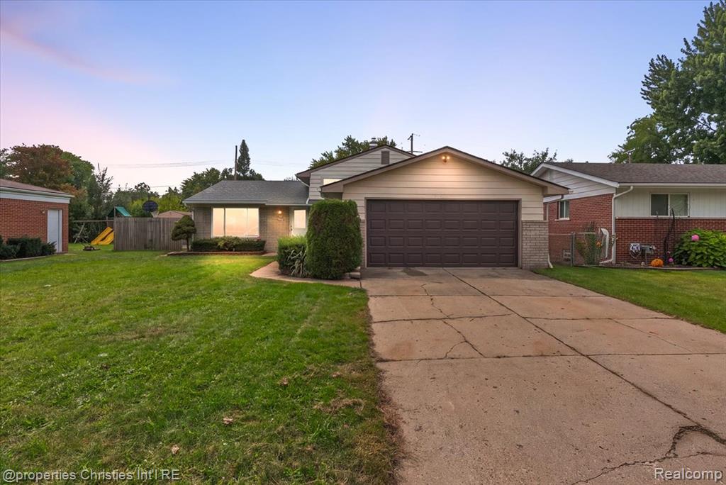 8912 Ardel Drive, Sterling Heights, MI 48314