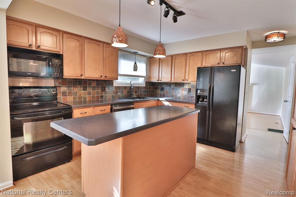 1291 WEDGEWOOD Circle, Saline, MI 48176 — Photo 5