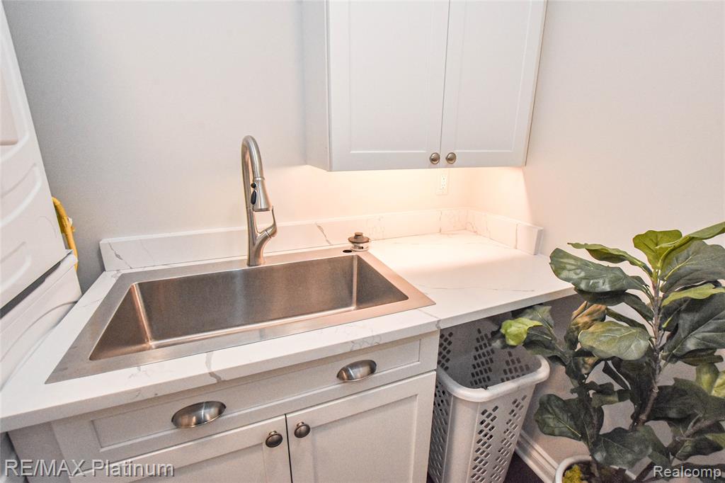 4215 Rolling Pines Court, Commerce Twp, MI 48382 — Photo 57