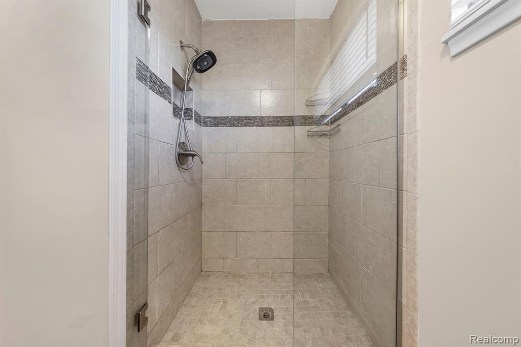 5206 RICHARD RUN WEST, West Bloomfield, MI — Photo 12