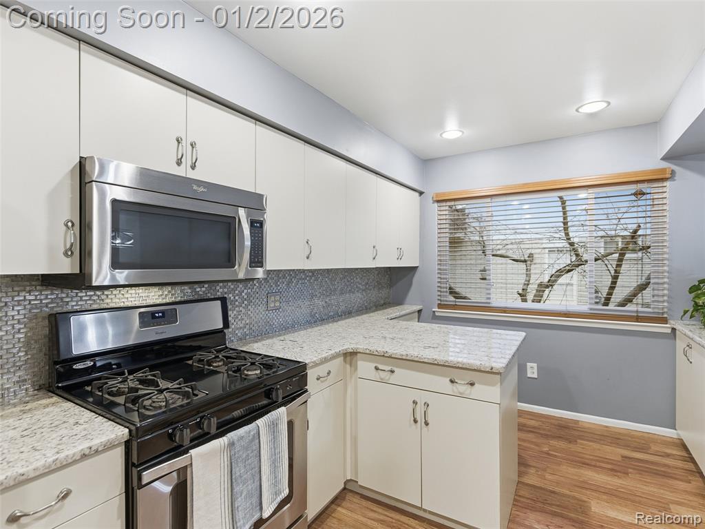 8967 Briarwood Drive, Plymouth, MI 48170 — Photo 12
