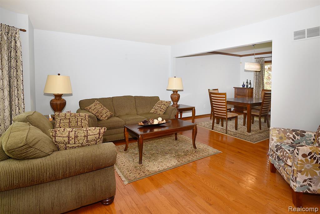 6186 Smithfield Drive, Troy, MI 48085 — Photo 5
