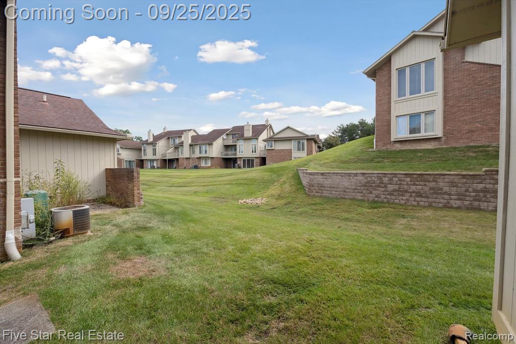 5611 Hillcrest Circle W, 50, West Bloomfield, MI — Photo 37