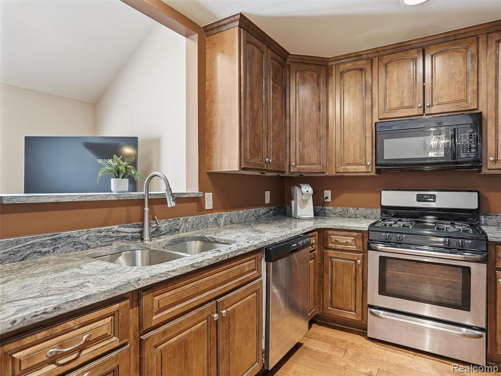 53731 Champlain Street, Macomb, MI 48042 — Photo 14