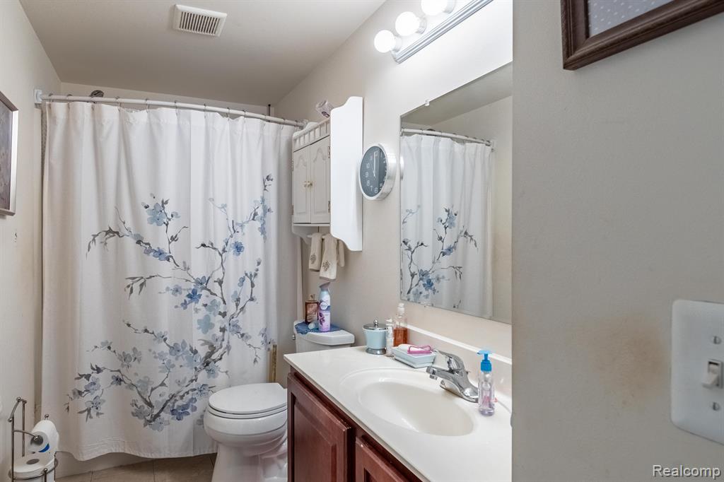 16233 TERRACE VILLAGE Drive, Taylor, MI 48180 — Photo 15