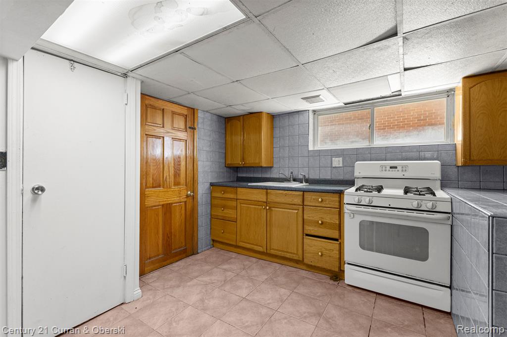7026 Steadman Street, Dearborn, MI 48126 — Photo 32