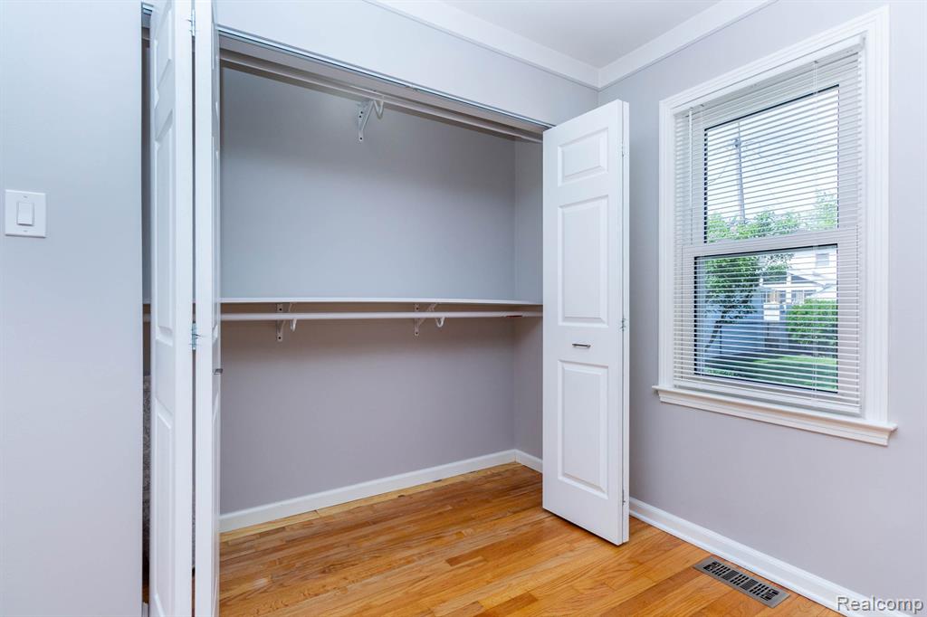 9648 STERLING Avenue, Allen Park, MI 48101 — Photo 26