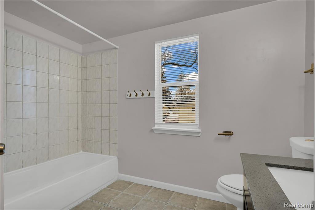 8268 Hudson Avenue, Warren, MI 48089 — Photo 11