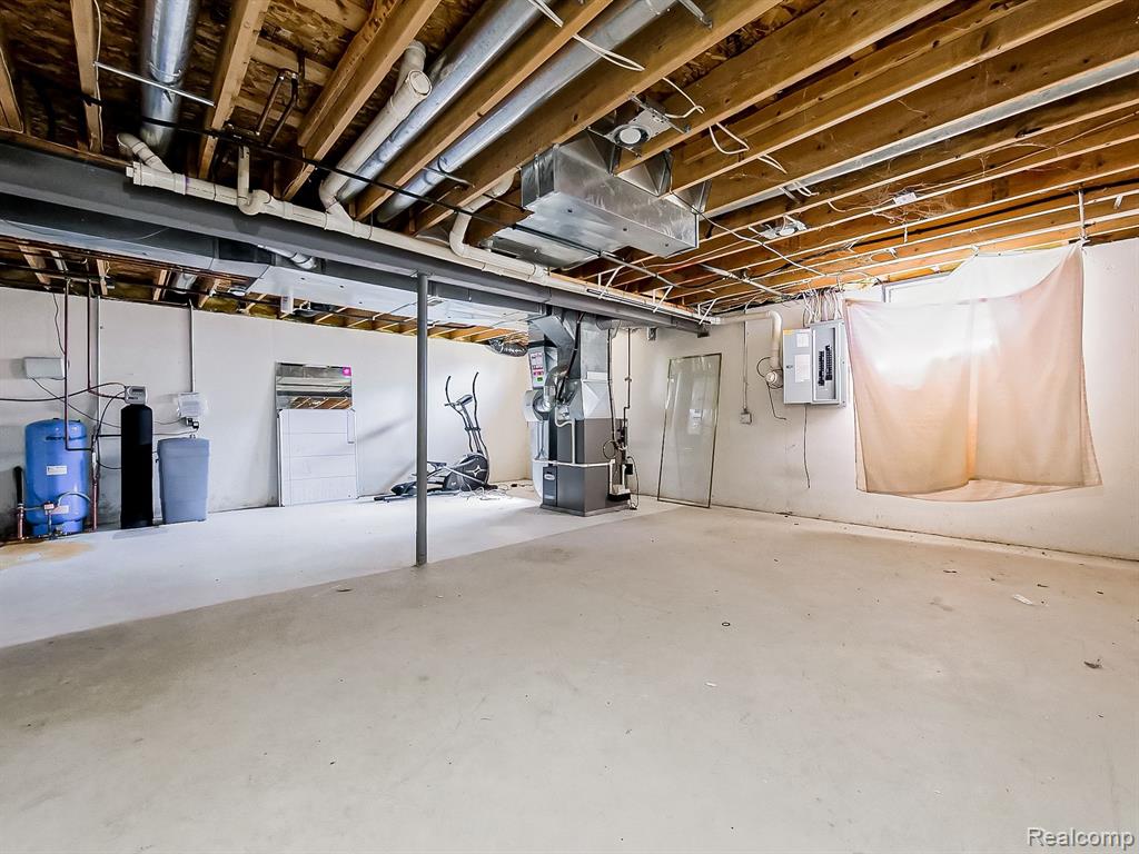 9366 HURON PARK Drive, Brighton, MI 48116 — Photo 10