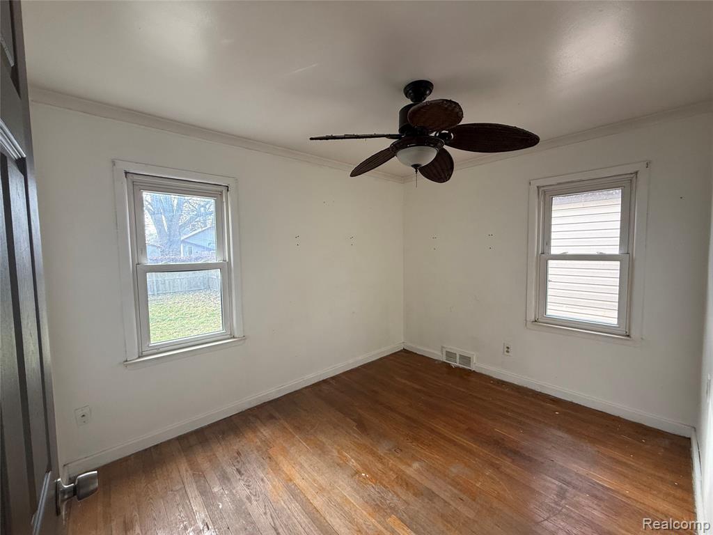 411 W Woodruff Avenue, Hazel Park, MI 48030 — Photo 8