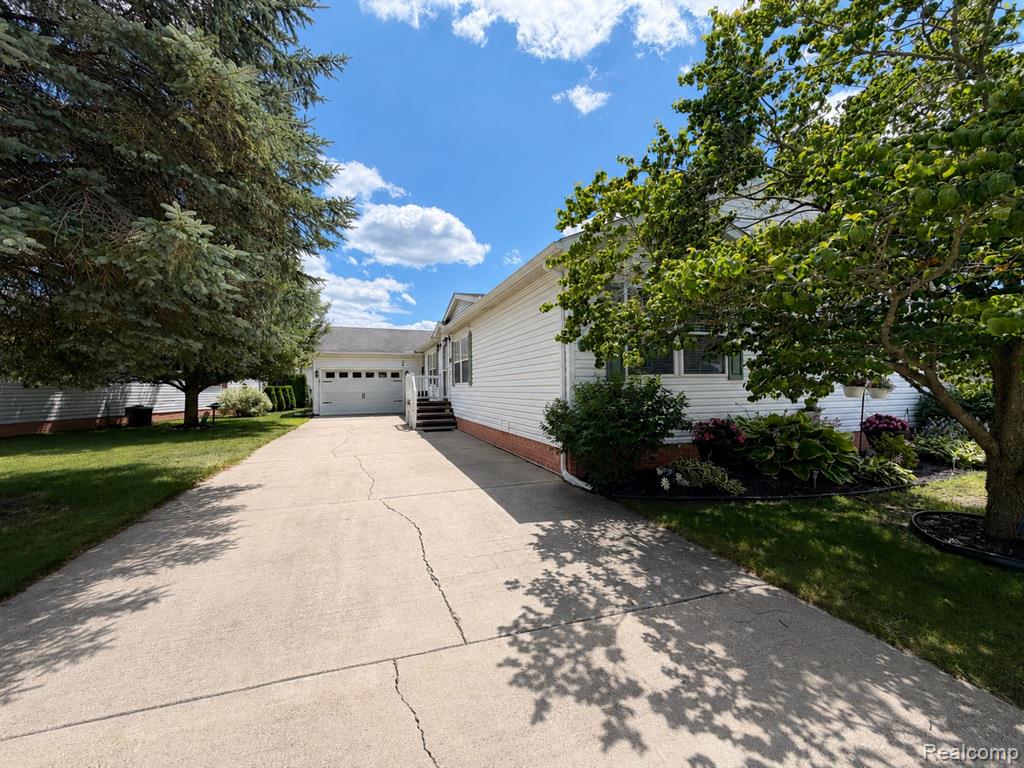 551 Twin Lakes Drive, MI — Photo 2