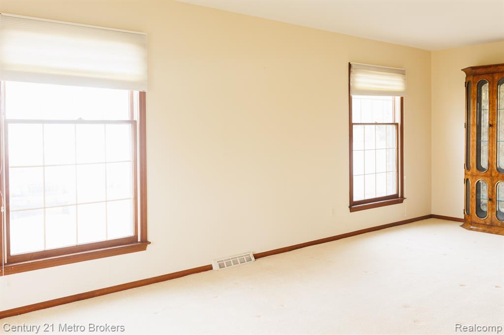 5444 PROVINCIAL Road, Grand Blanc, MI 48439 — Photo 7