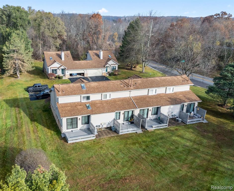 2581 S COMMERCE Road, Wolverine Lake, MI 48390 — Photo 19