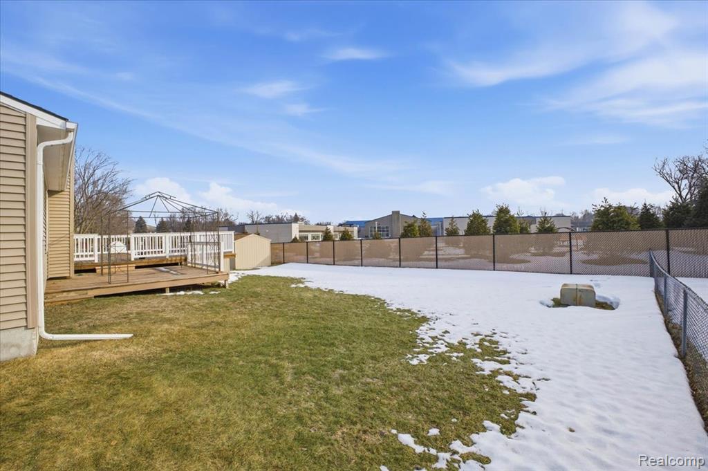 6042 Barker Avenue, Waterford, MI 48329 — Photo 32