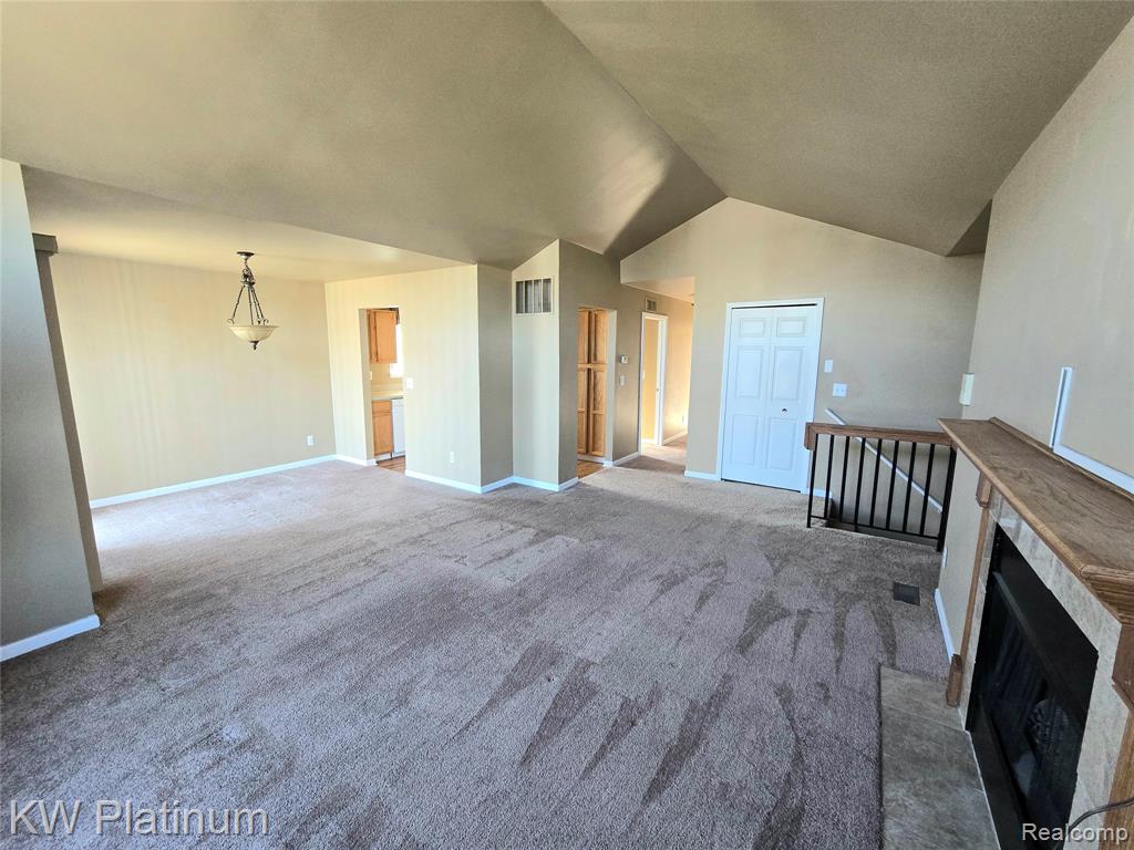 46225 CAVALIER Drive, Macomb, MI 48044 — Photo 4