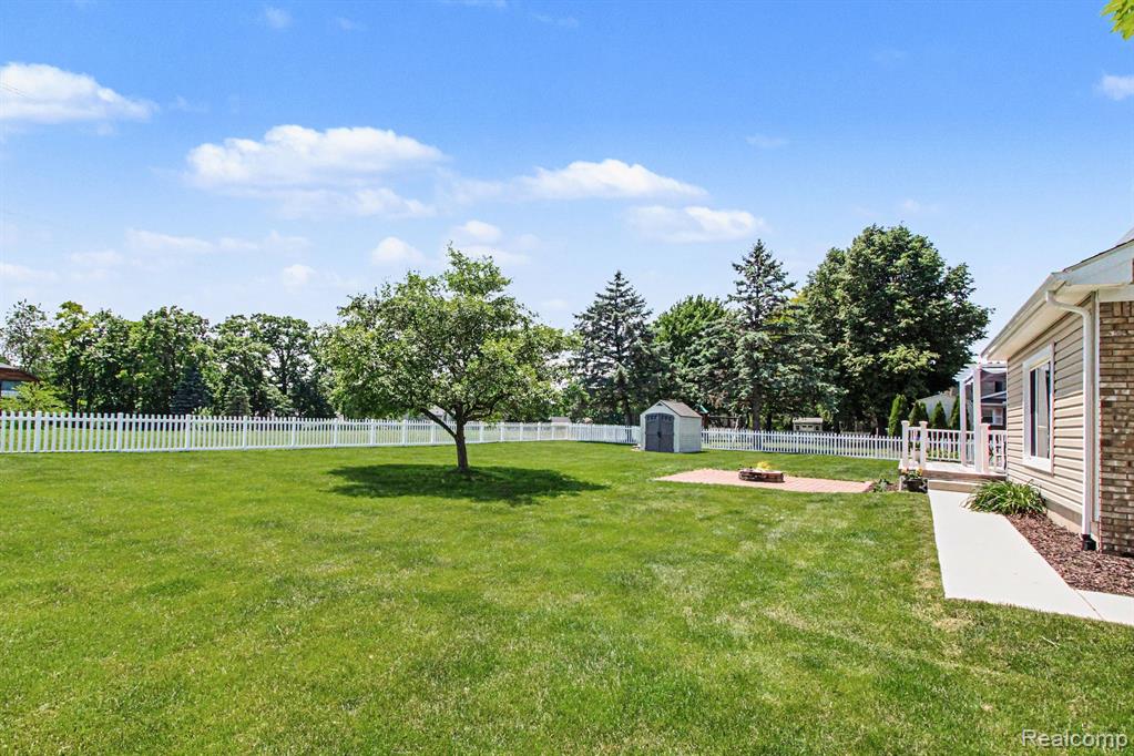 6433 Woodcrest Ridge, Clarkston, MI — Photo 35