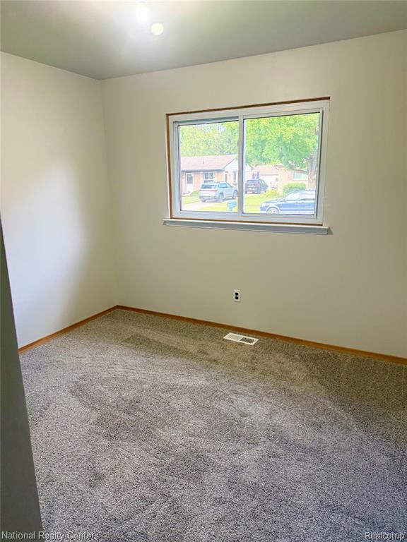 6790 Emily Court, Westland, MI — Photo 11