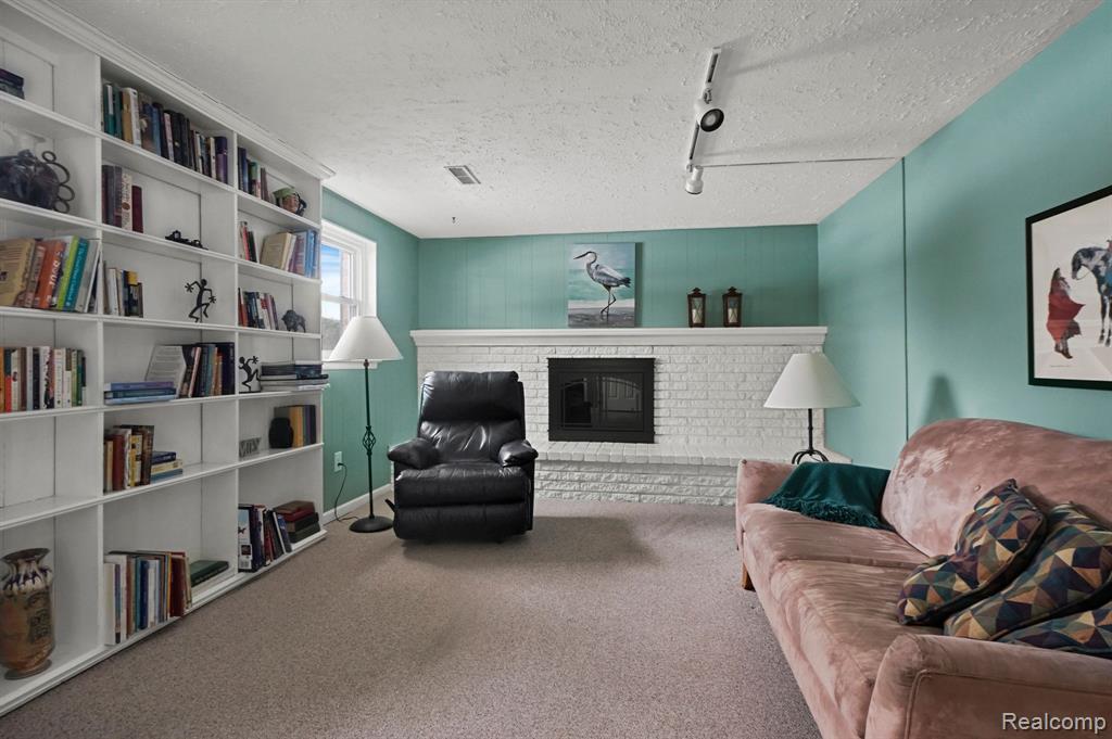 4414 BRANDYWYNE Drive, Troy, MI 48098 — Photo 15