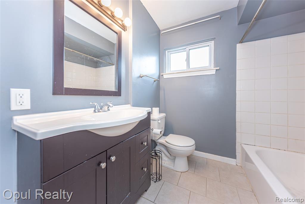 8234 Perrin Avenue, Westland, MI — Photo 15