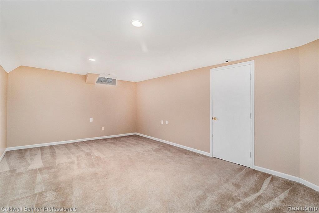 7360 MEADOWRIDGE Drive, West Bloomfield, MI — Photo 21