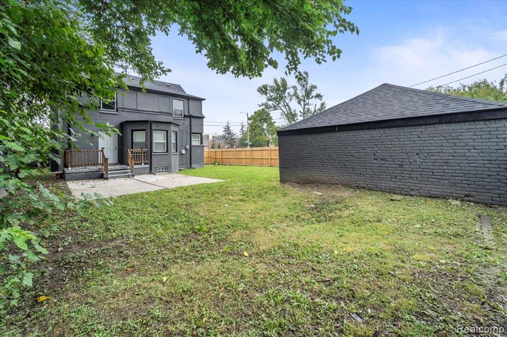 11943 E OUTER Drive, Detroit, MI 48224 — Photo 18