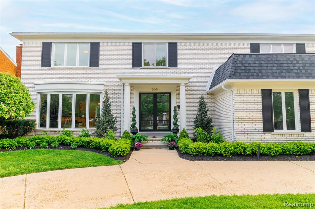 655 CANTERBURY Road, Grosse Pointe Woods, MI 48236 — Photo 4