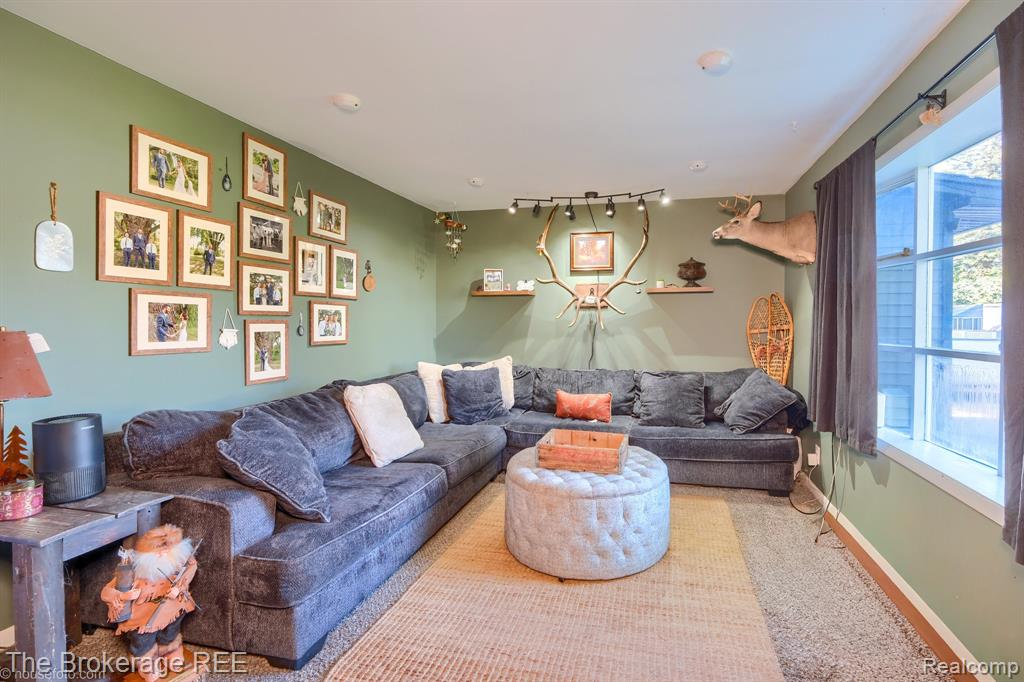 6288 Porter Road, Grand Blanc, MI 48439 — Photo 9