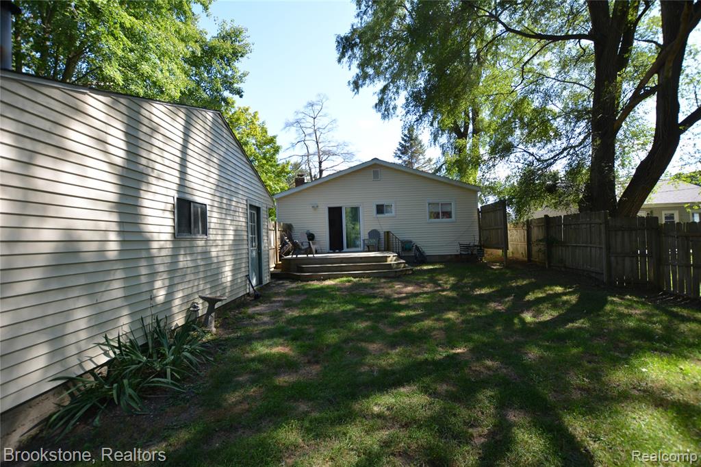 419 E Glass Road, Ortonville, MI 48462 — Photo 20
