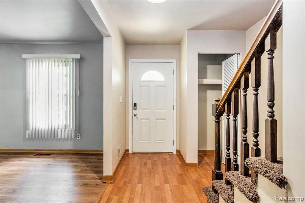 1817 Hamlet, Ypsilanti, MI 48198 — Photo 3