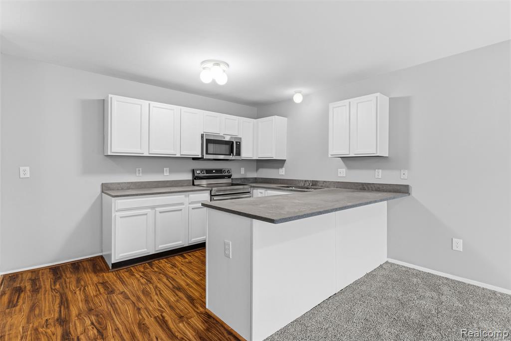 253 Stonegate W, Pontiac, MI 48341 — Photo 12