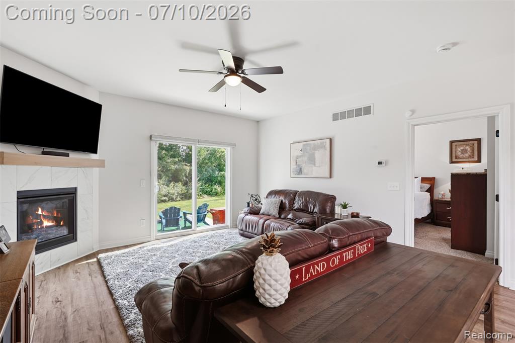 11789 Hines Place Drive, Livonia, MI 48150 — Photo 13