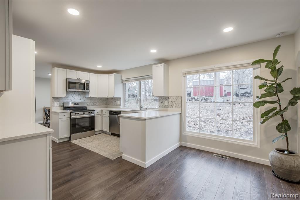 775 Basswood Drive, Rochester Hills, MI 48309 — Photo 13