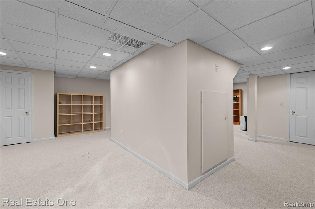 5092 Julian Drive, Troy, MI 48085 — Photo 32