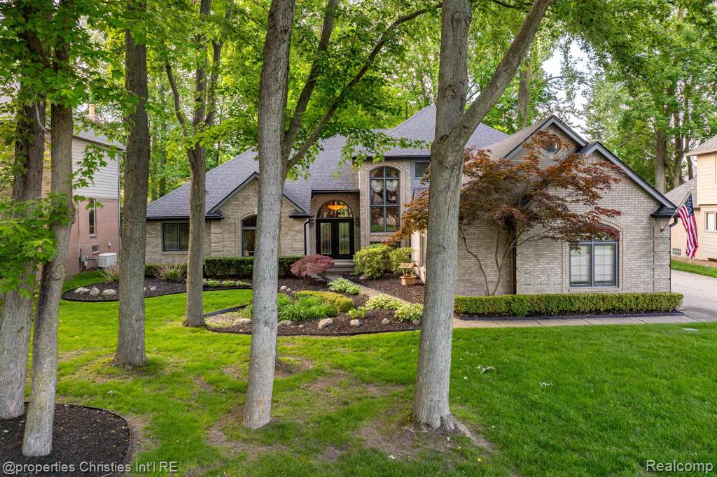 14281 Bournemuth Drive, Utica, MI 48315 — Photo 2