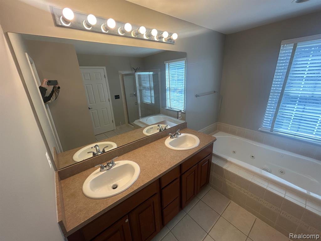 42567 Whitman Way, Novi, MI — Photo 28