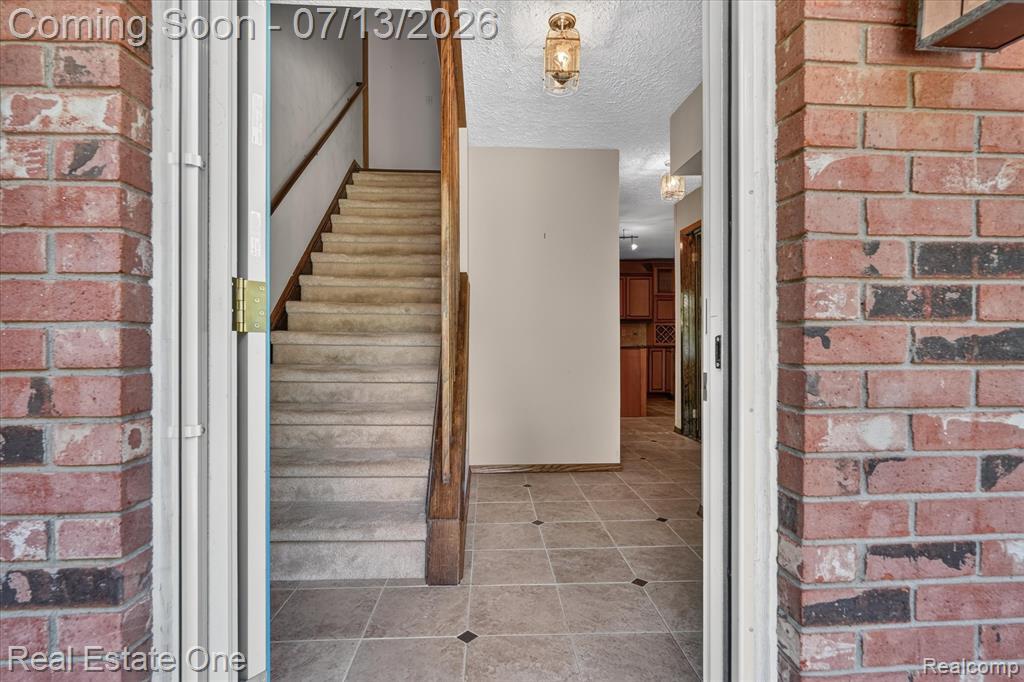 6039 Fish Lake Road, Holly, MI 48442 — Photo 4