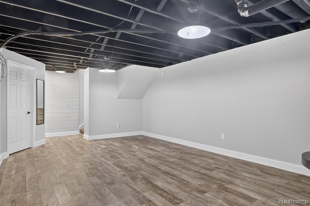 532 Winwood Circle, Walled Lake, MI 48390 — Photo 27